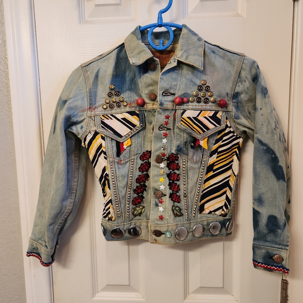 Levi's one of a kind decorated jacket size L 10/12?